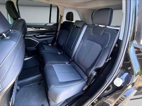 Used 2022 Jeep Grand Cherokee Laredo w/ Luxury Tech Group I image 22