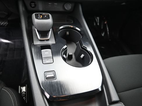 Certified 2025 Nissan Rogue S image 17