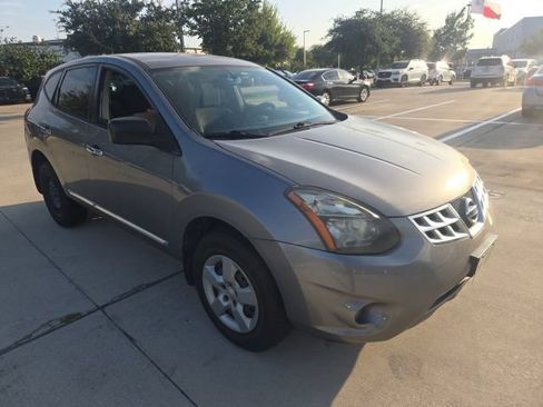 Used 2015 Nissan Rogue S FWD image 1