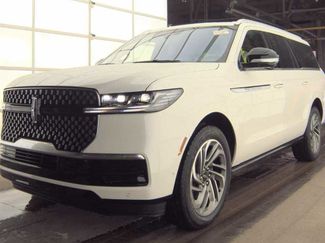 Used 2025 Lincoln Navigator L Reserve video 1