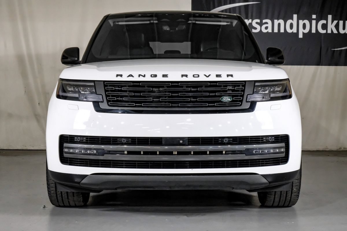 Used 2024 Land Rover Range Rover SE AWD/4WD image 3