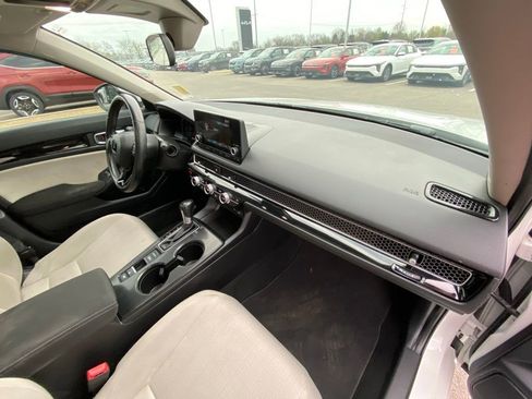 Used 2022 Honda Civic EX image 30