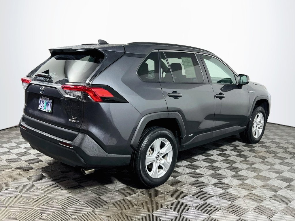 Used 2020 Toyota RAV4 LE w/ Carpet Mat Package AWD/4WD image 7