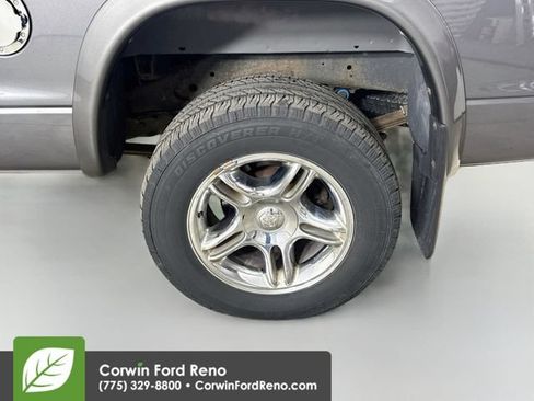 Used 2004 Dodge Dakota SLT w/ Chrome Appearance Group AWD/4WD image 30