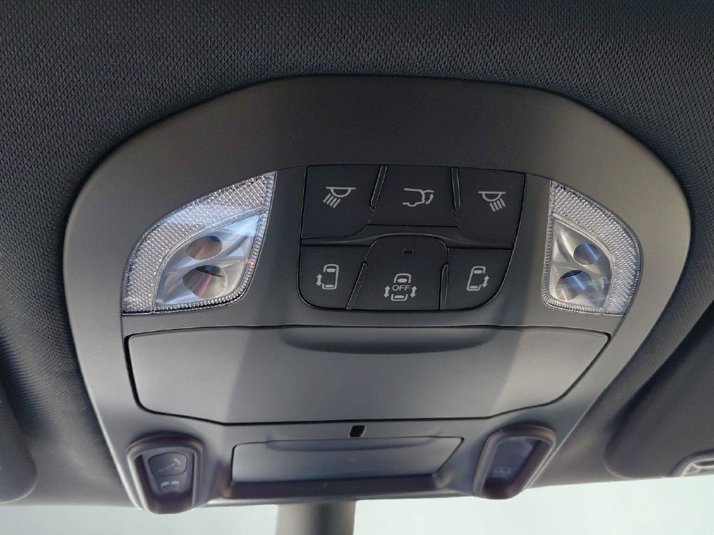 New 2026 Chrysler Pacifica Select AWD/4WD image 35