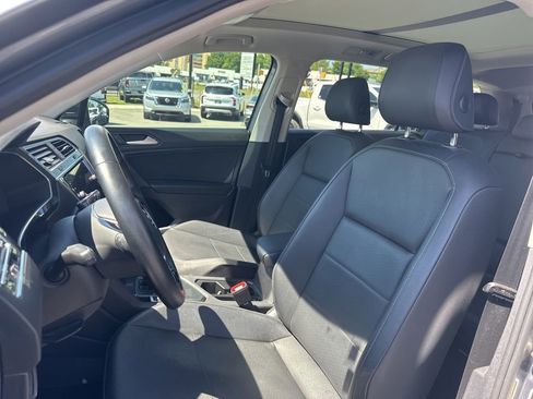 Used 2019 Volkswagen Tiguan SEL FWD image 15