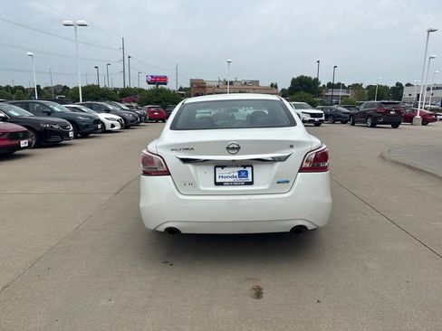 Used 2013 Nissan Altima 2.5 S FWD image 6
