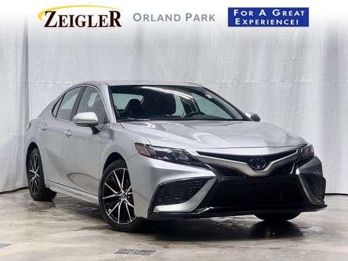 Used 2023 Toyota Camry LE image 1