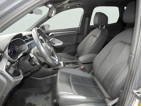 Used 2020 Audi Q3 2.0T Premium w/ Convenience Package image 16