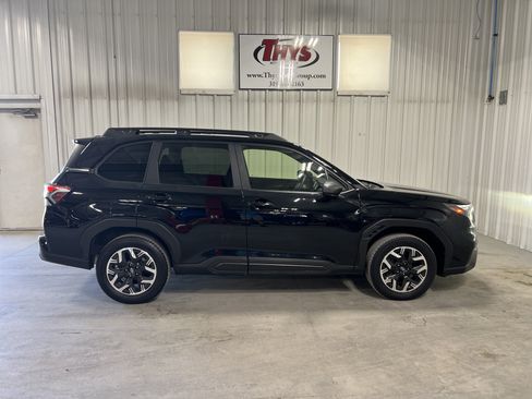 Used 2025 Subaru Forester Premium AWD/4WD image 38
