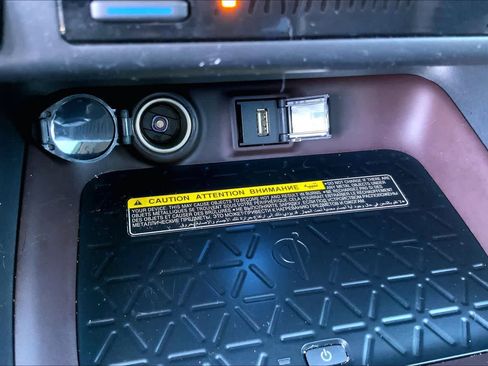 Used 2020 Toyota RAV4 Limited image 32