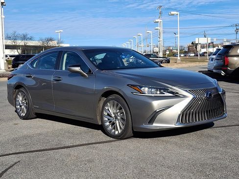 Used 2020 Lexus ES 300h w/ Luxury Package image 1