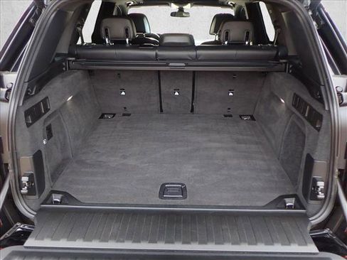 Used 2021 BMW X5 M50i image 8