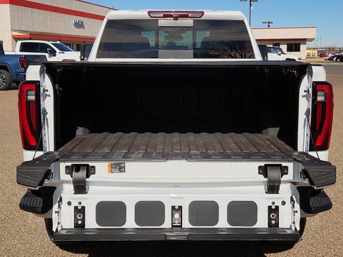 Used 2025 GMC Sierra 2500 SLT w/ Texas SLT Premium Package image 10