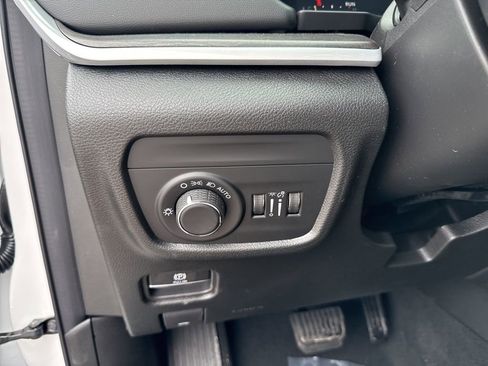 New 2026 Jeep Grand Cherokee Altitude AWD/4WD image 16