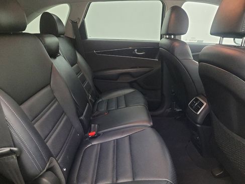 Used 2019 Kia Sorento EX image 19