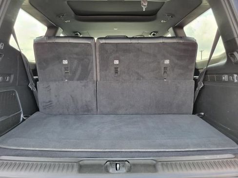 Used 2024 Jeep Wagoneer Series II AWD/4WD image 29