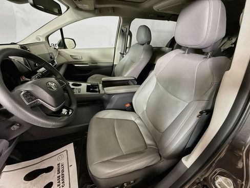 Used 2023 Toyota Sienna Limited AWD/4WD image 21