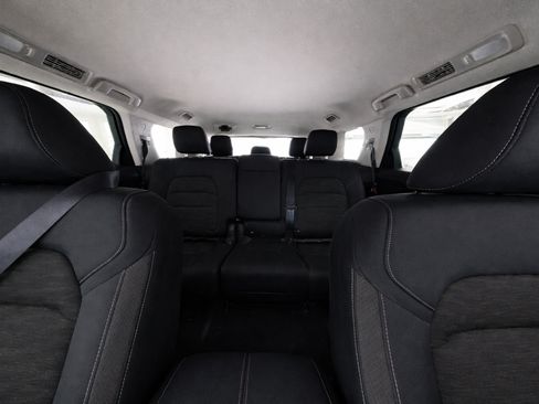 Used 2025 Nissan Pathfinder SV FWD image 11