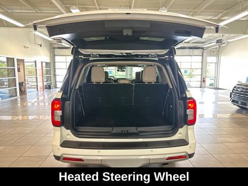 Used 2023 Ford Expedition XLT AWD/4WD image 30