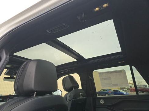 New 2026 Lincoln Navigator Reserve AWD/4WD image 20
