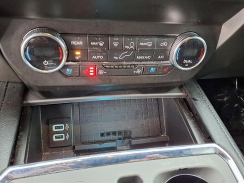 Certified 2019 Ford Expedition XLT w/ Equipment Group 202A image 21