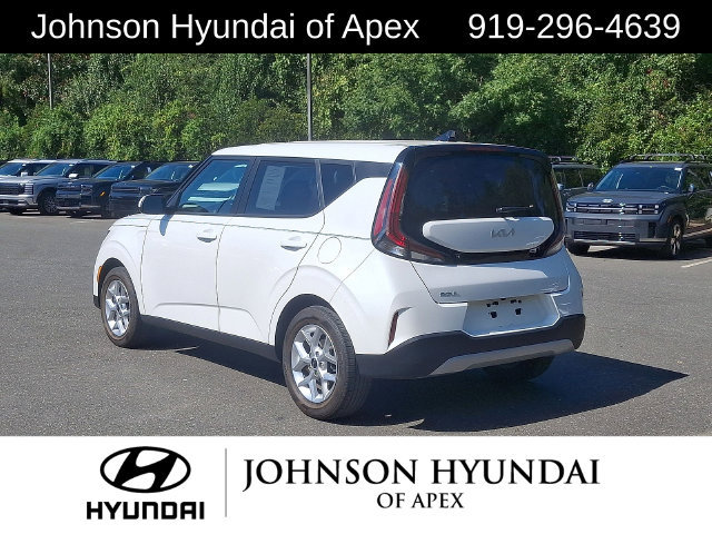 Used 2023 Kia Soul LX w/ LX Technology Package FWD image 24