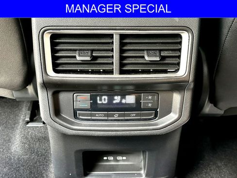 Certified 2026 Volkswagen Atlas SE FWD image 28