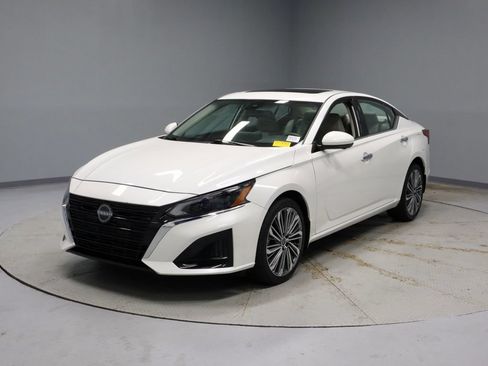 Certified 2024 Nissan Altima 2.5 SL AWD/4WD image 6