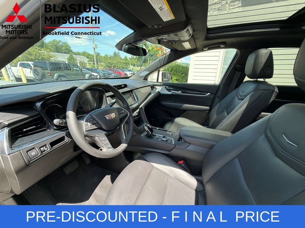 Used 2025 Cadillac XT5 Premium Luxury AWD/4WD image 14