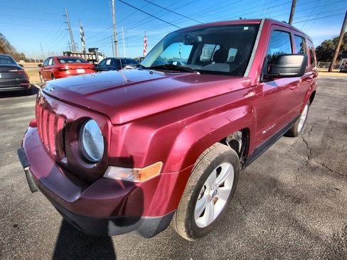 Used 2016 Jeep Patriot Latitude image 1