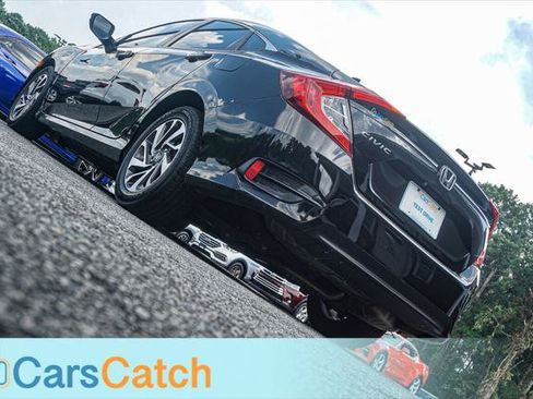 Used 2018 Honda Civic EX image 5