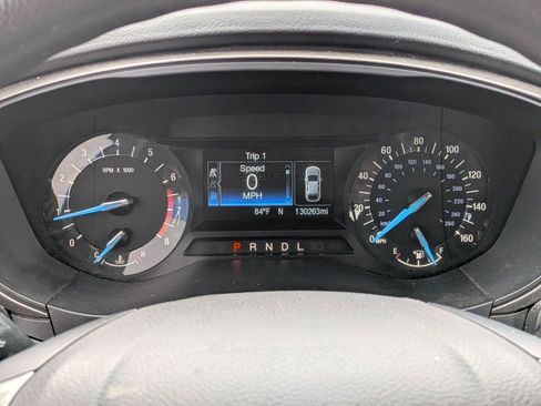 Used 2017 Ford Fusion SE FWD image 11