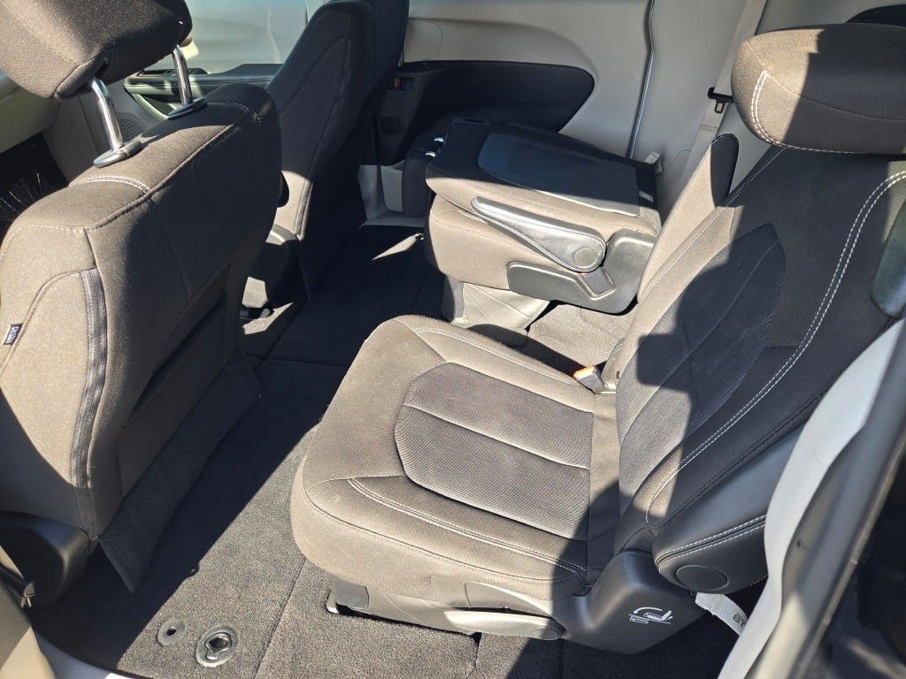 Used 2024 Chrysler Voyager LX FWD image 15