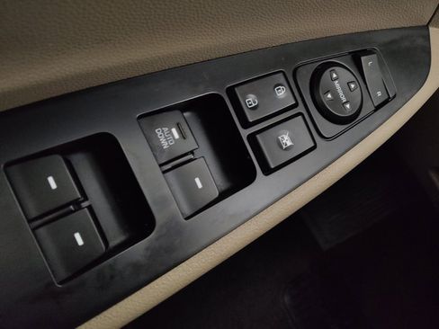 Used 2019 Hyundai Tucson SE image 27