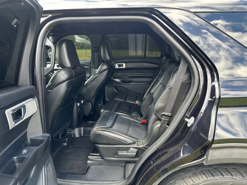 Used 2020 Ford Explorer ST w/ ST Street Pack image 13