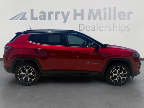 Certified 2025 Jeep Compass Limited AWD/4WD image 6