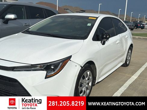 Used 2025 Toyota Corolla LE FWD image 7