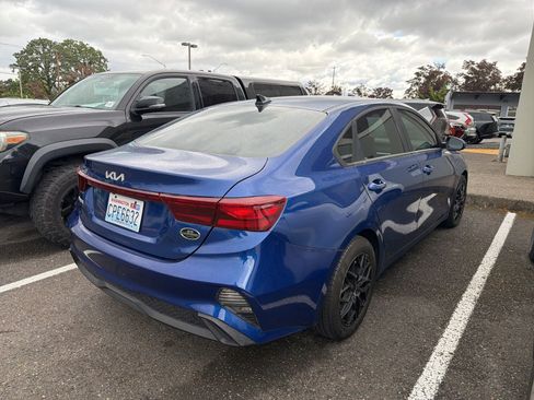 Certified 2023 Kia Forte LXS FWD image 4