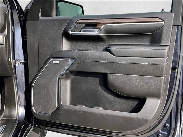 Used 2024 Chevrolet Silverado 1500 RST w/ Convenience Package II RWD image 19