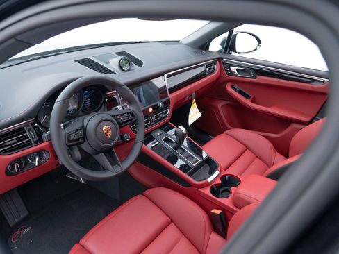 New 2026 Porsche Macan S image 4