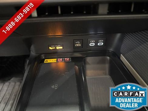Used 2025 Toyota Camry SE AWD/4WD image 17