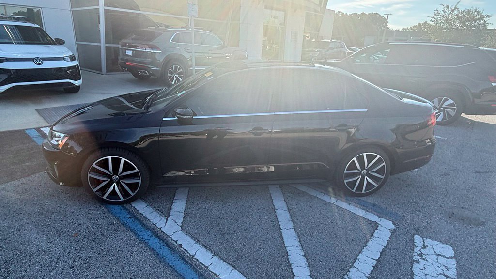 Used 2013 Volkswagen Jetta GLI FWD image 3