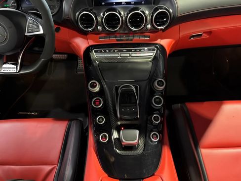 Used 2018 Mercedes-Benz AMG GT Roadster image 30