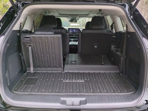 New 2026 Toyota Highlander Platinum image 13