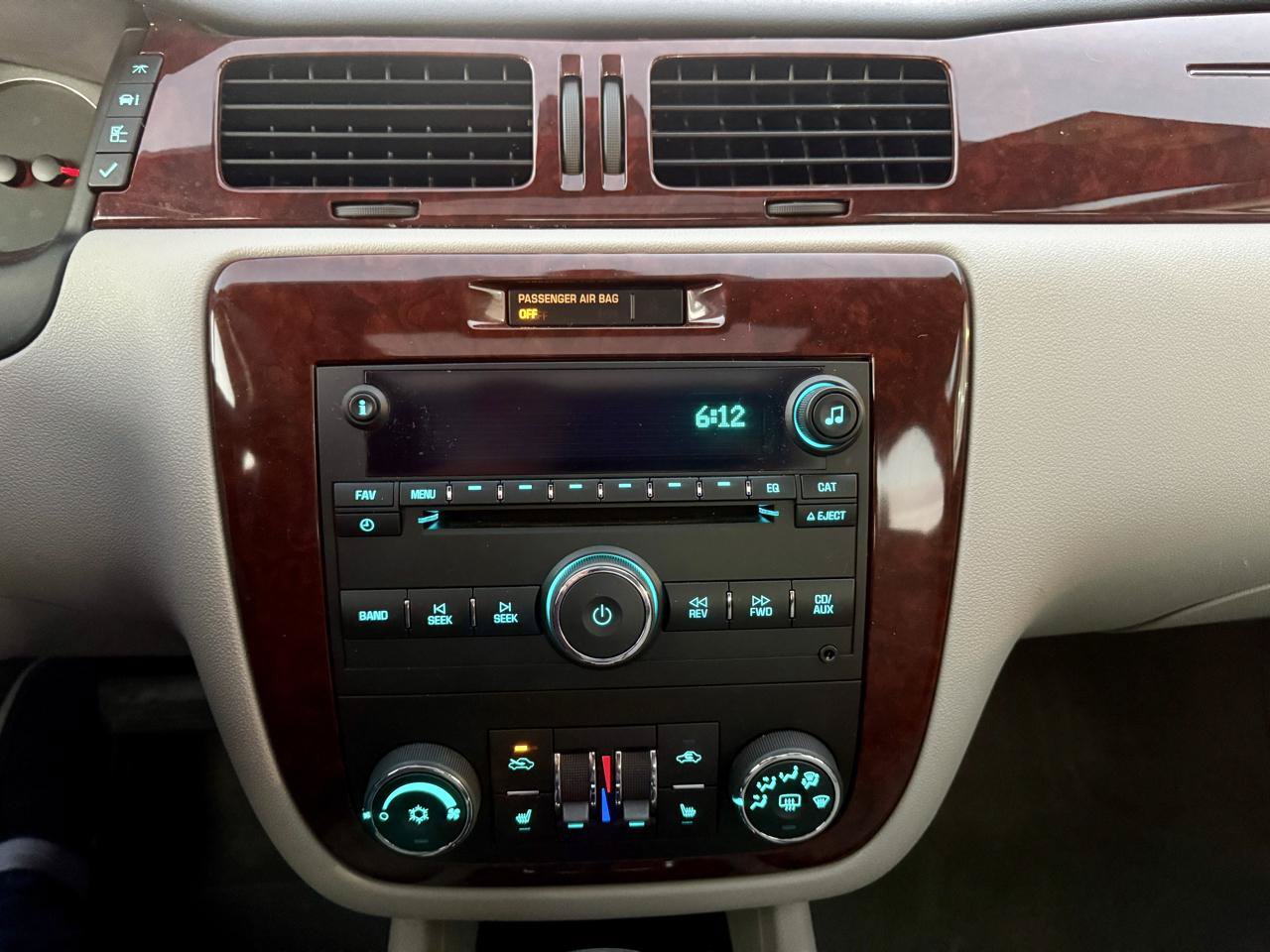 Used 2008 Chevrolet Impala LT w/ Luxury Edition Package FWD image 30
