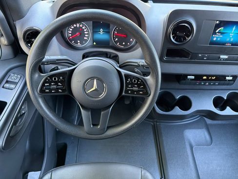 Used 2024 Mercedes-Benz Sprinter 2500 image 13