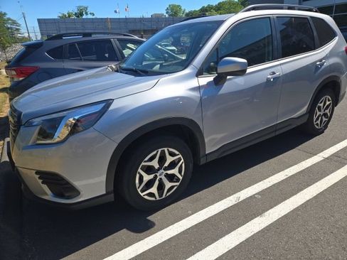 Used 2023 Subaru Forester Premium AWD/4WD image 10