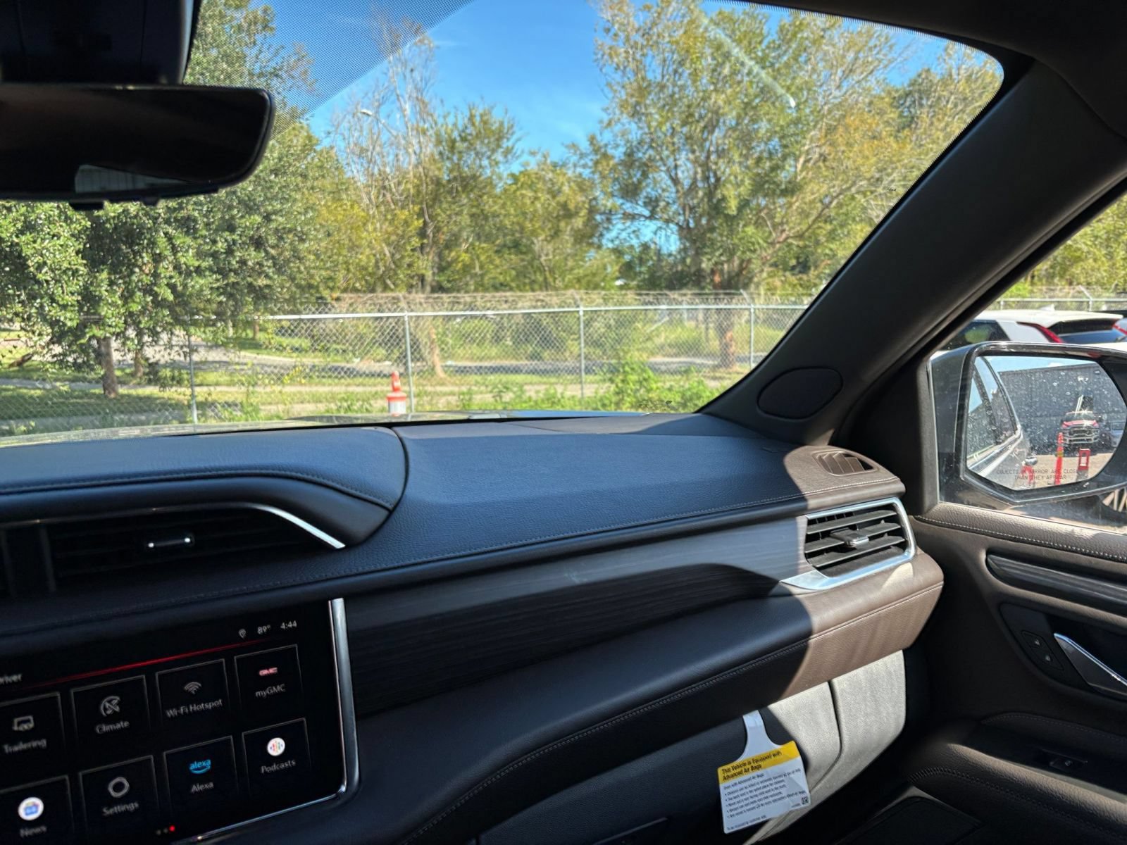 Used 2022 GMC Yukon Denali w/ Denali Premium Package RWD image 69