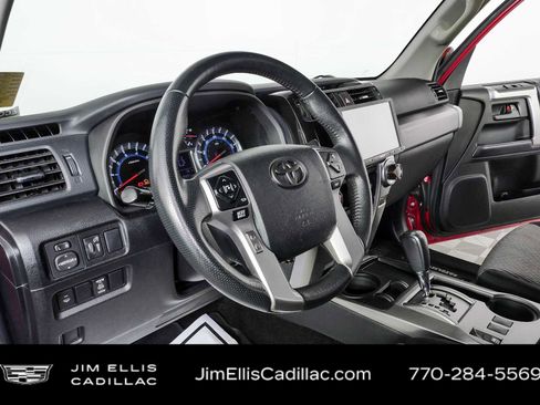 Used 2018 Toyota 4Runner SR5 RWD image 4